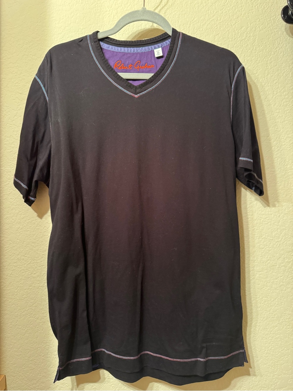 Robert Graham Men’s Black V-Neck Short Sleeve Shirt - M, fits like L